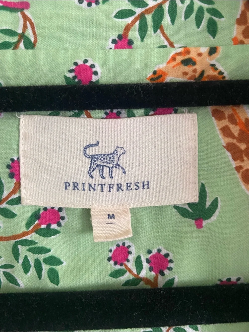 Printfresh Grazing Giraffes Short Pajama Set (M) - Picture 5 of 7